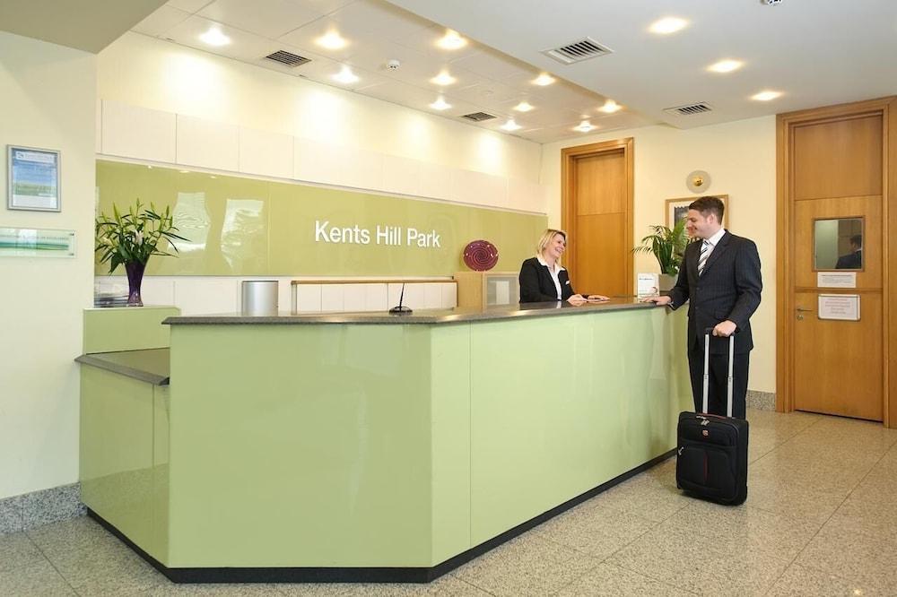 Kents Hill Park Training & Conference Centre Ξενοδοχείο Μίλτον Κέινς Εξωτερικό φωτογραφία
