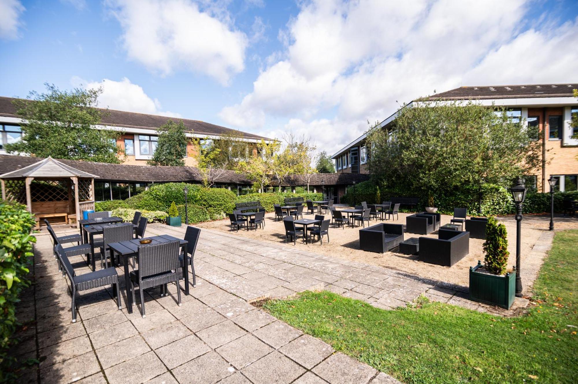 Kents Hill Park Training & Conference Centre Ξενοδοχείο Μίλτον Κέινς Εξωτερικό φωτογραφία