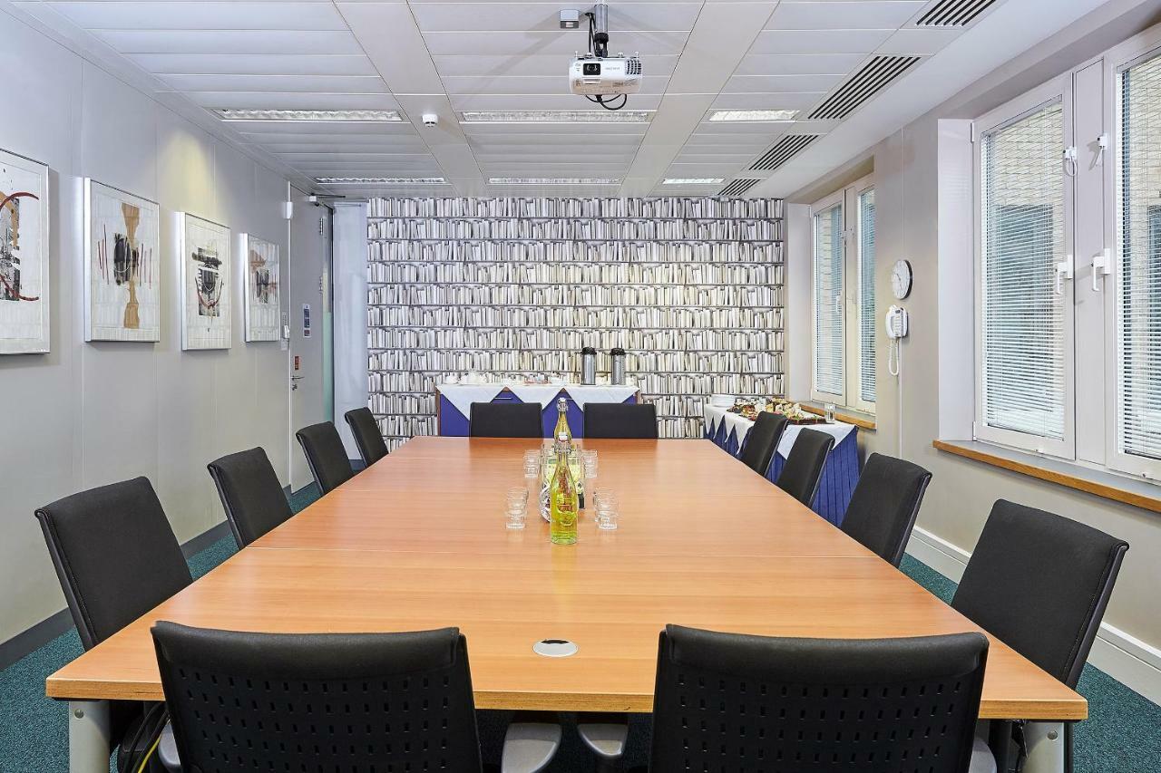 Kents Hill Park Training & Conference Centre Ξενοδοχείο Μίλτον Κέινς Εξωτερικό φωτογραφία