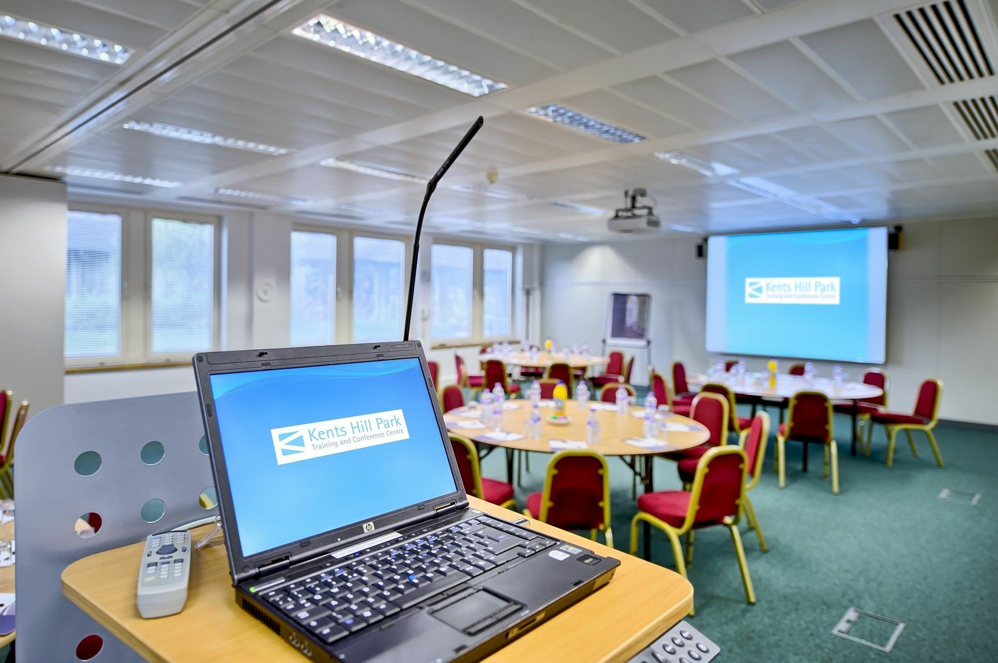 Kents Hill Park Training & Conference Centre Ξενοδοχείο Μίλτον Κέινς Εξωτερικό φωτογραφία