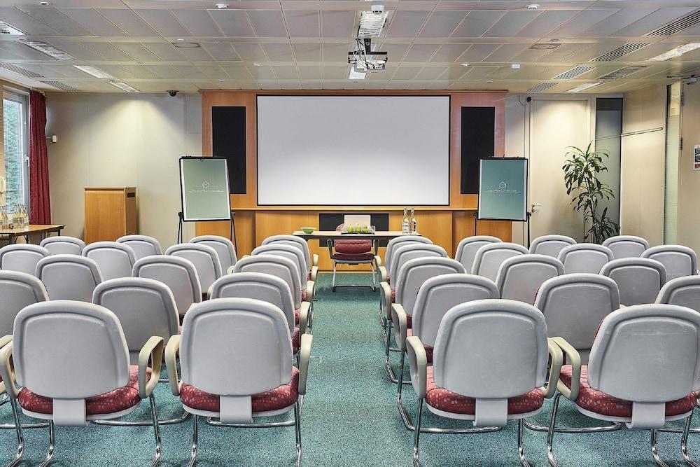 Kents Hill Park Training & Conference Centre Ξενοδοχείο Μίλτον Κέινς Εξωτερικό φωτογραφία